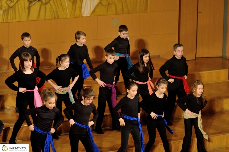 Farsangi műsor a Kodály iskolában