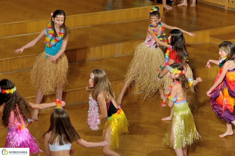 Farsangi műsor a Kodály iskolában