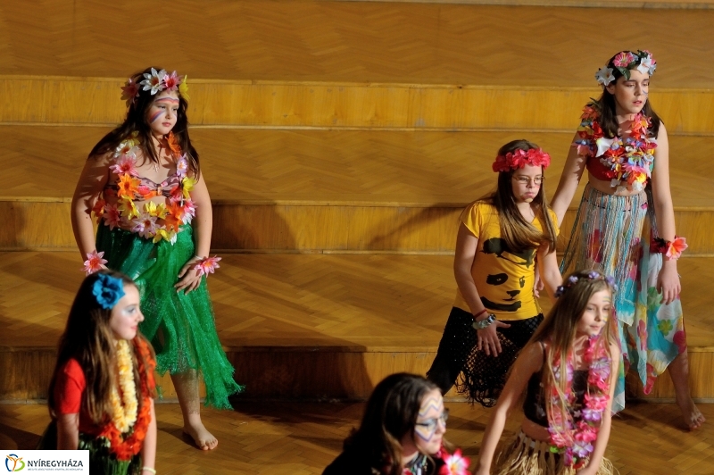 Farsangi műsor a Kodály iskolában