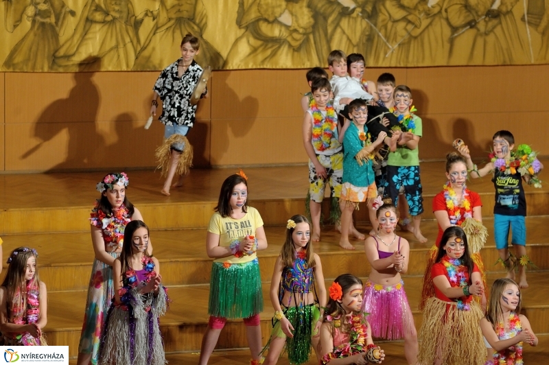 Farsangi műsor a Kodály iskolában