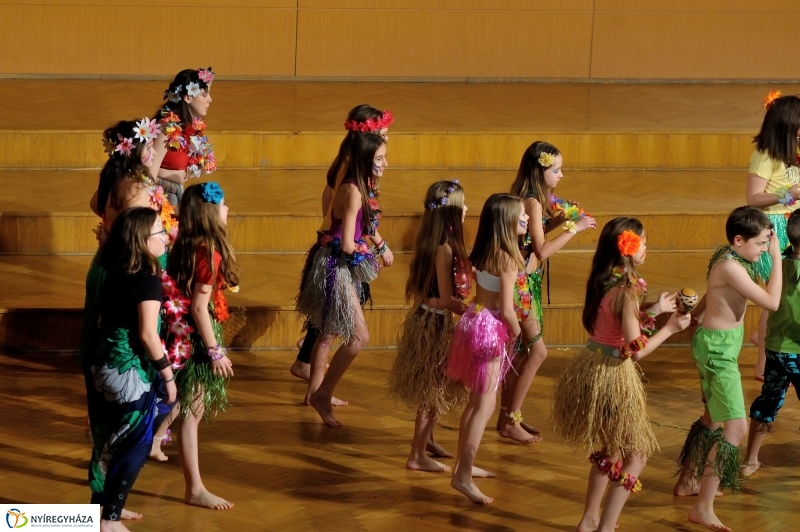 Farsangi műsor a Kodály iskolában