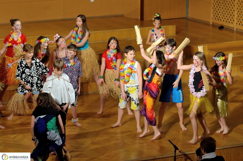 Farsangi műsor a Kodály iskolában