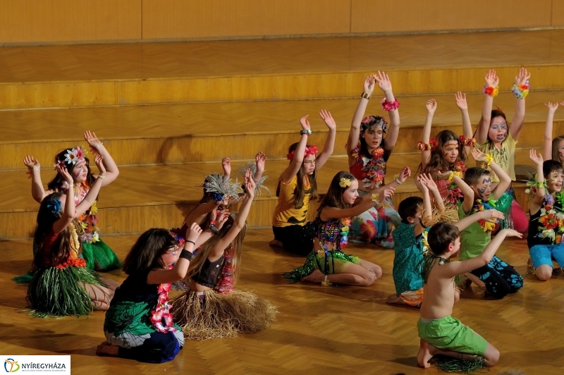 Farsangi műsor a Kodály iskolában