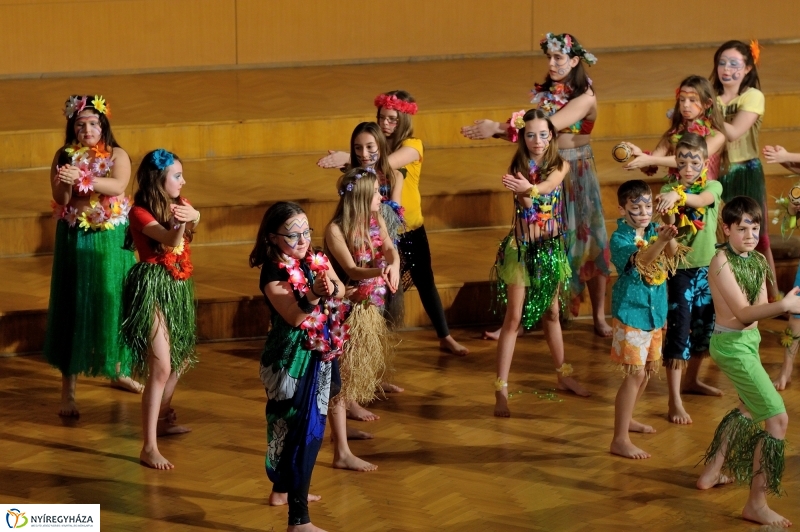 Farsangi műsor a Kodály iskolában