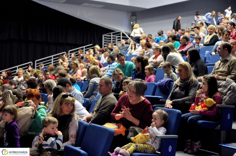 Éjjel-Nappal Micimackó zenés mesejáték