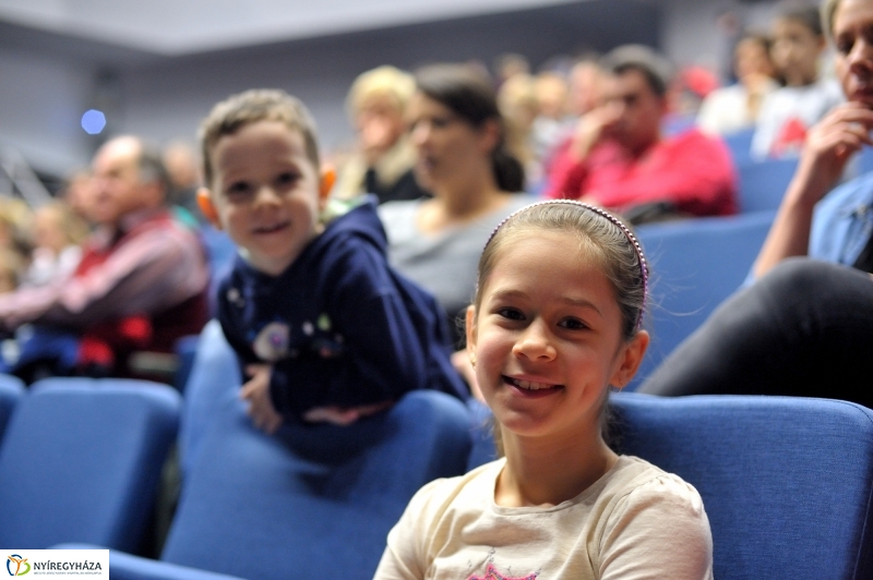 Éjjel-Nappal Micimackó zenés mesejáték