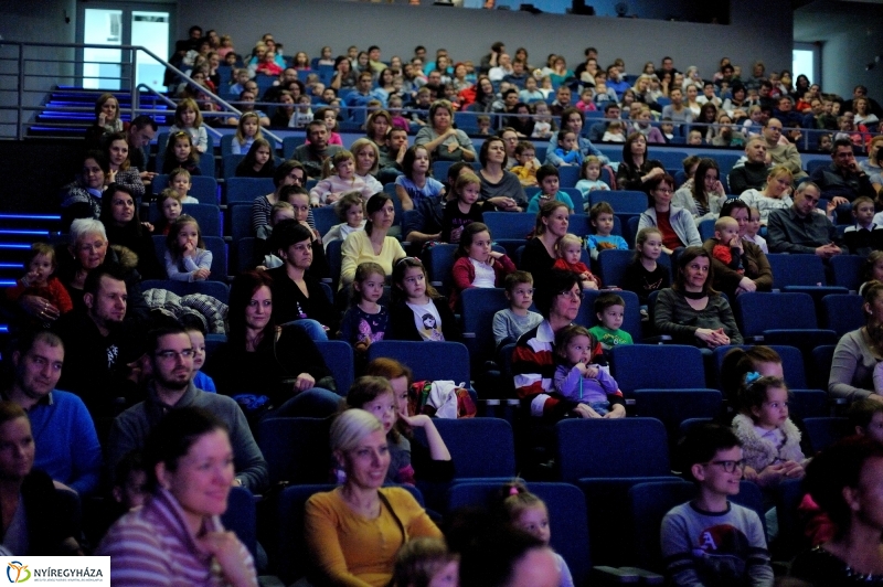 Éjjel-Nappal Micimackó zenés mesejáték