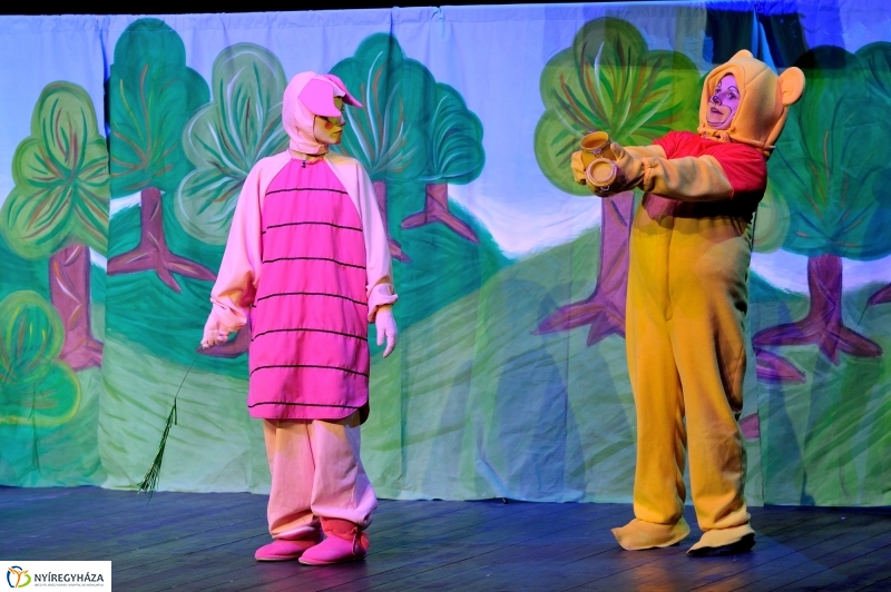 Éjjel-Nappal Micimackó zenés mesejáték