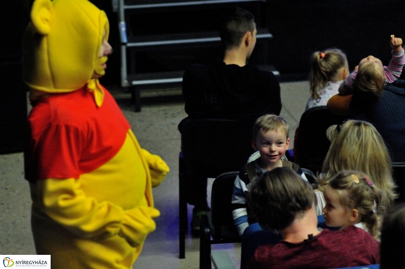 Éjjel-Nappal Micimackó zenés mesejáték