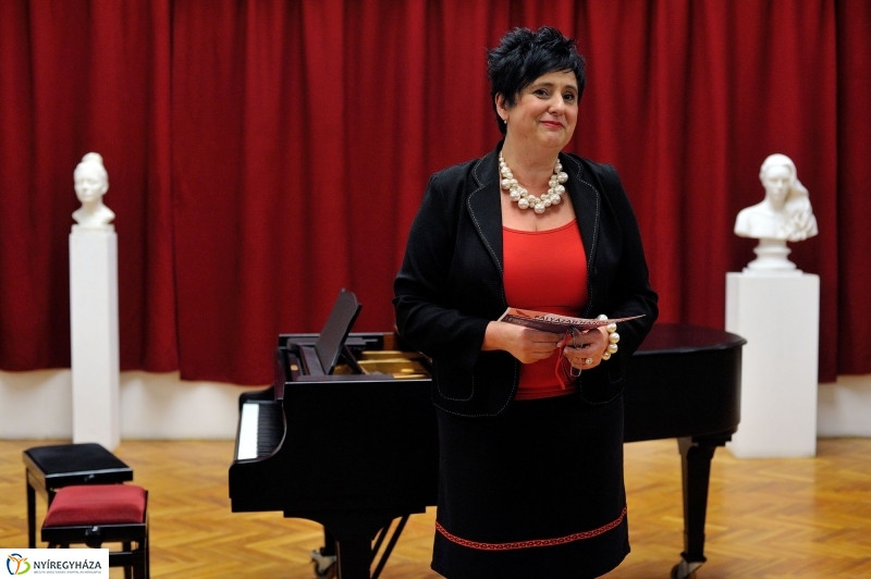 Pályázati Hangverseny - Egy gyűrű mindenek felett