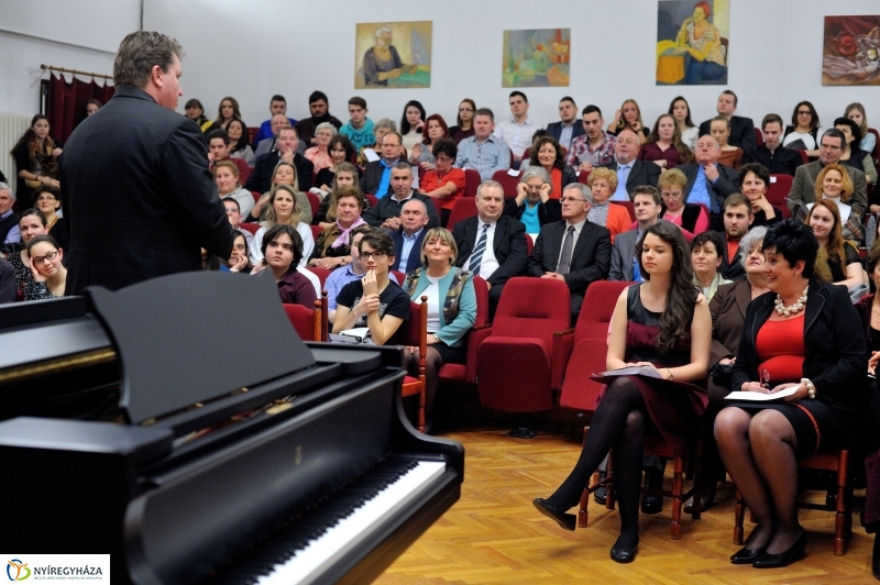 Pályázati Hangverseny - Egy gyűrű mindenek felett