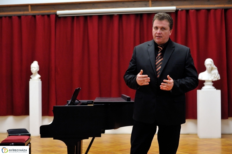 Pályázati Hangverseny - Egy gyűrű mindenek felett