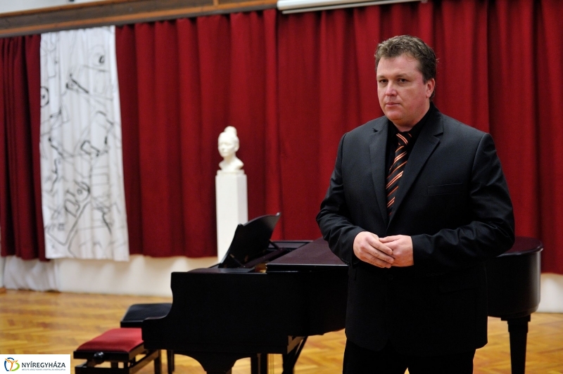 Pályázati Hangverseny - Egy gyűrű mindenek felett