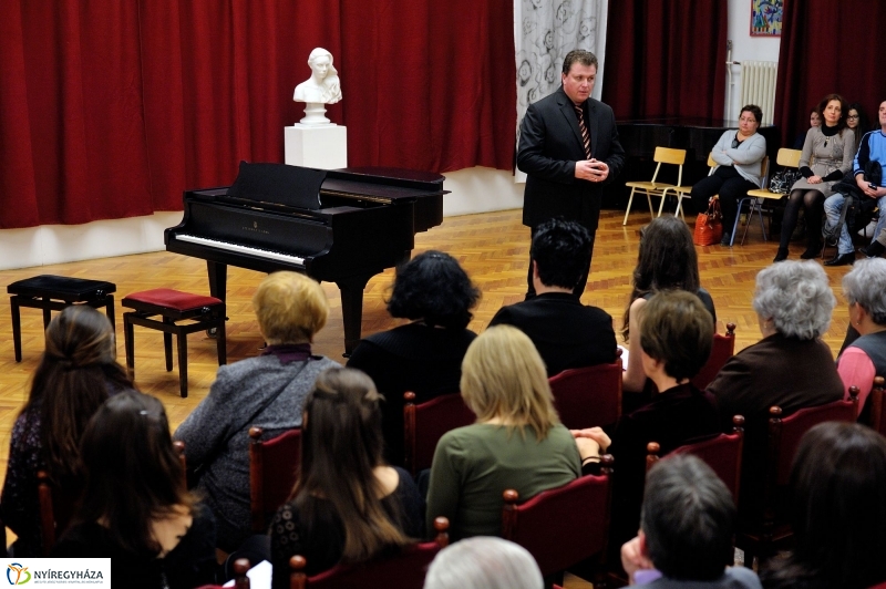 Pályázati Hangverseny - Egy gyűrű mindenek felett