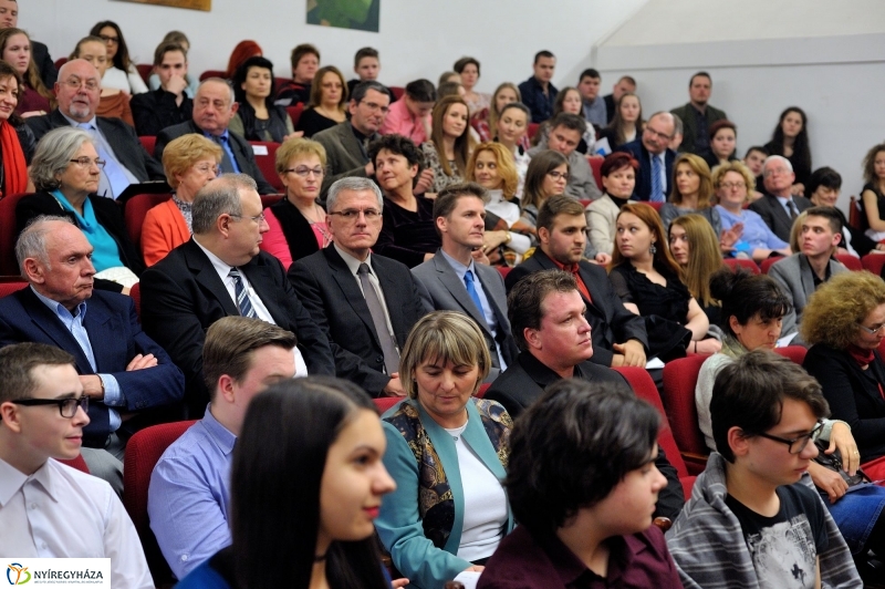 Pályázati Hangverseny - Egy gyűrű mindenek felett