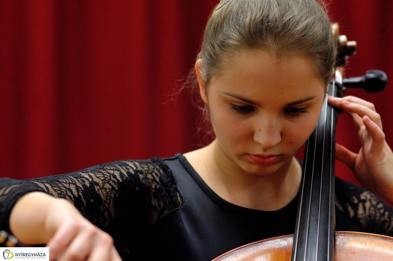 Pályázati Hangverseny - Egy gyűrű mindenek felett