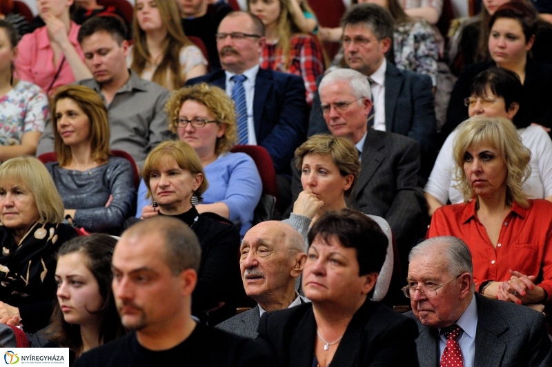 Pályázati Hangverseny - Egy gyűrű mindenek felett