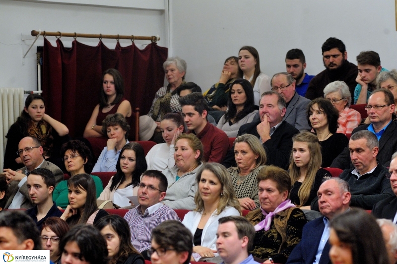 Pályázati Hangverseny - Egy gyűrű mindenek felett