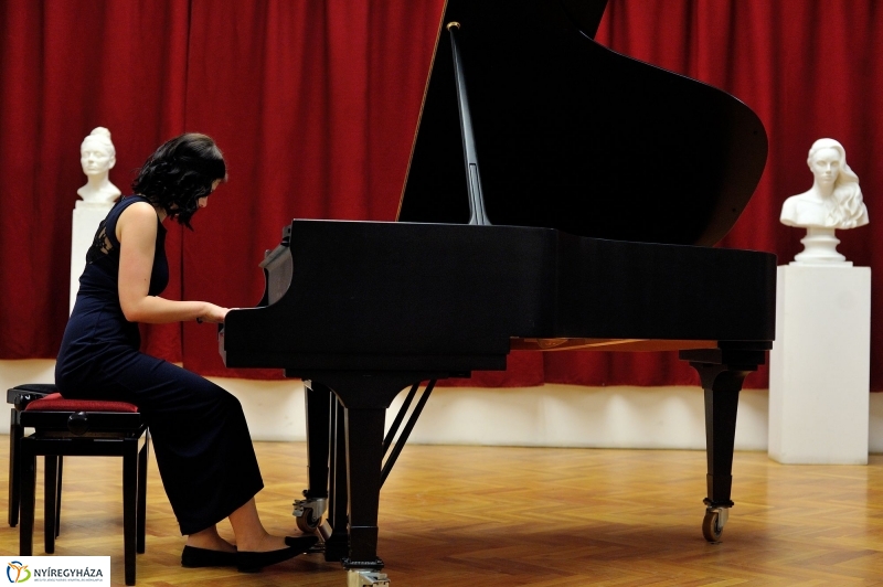 Pályázati Hangverseny - Egy gyűrű mindenek felett