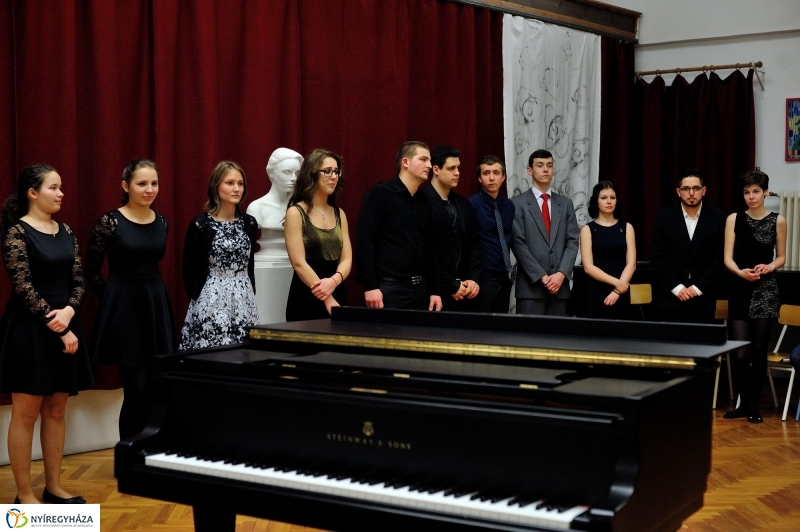 Pályázati Hangverseny - Egy gyűrű mindenek felett