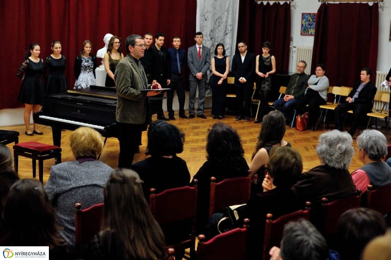 Pályázati Hangverseny - Egy gyűrű mindenek felett