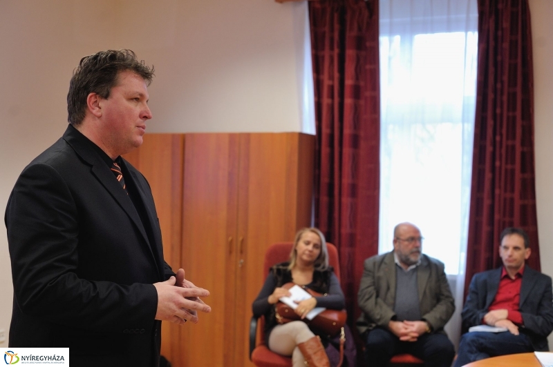 Kötetbemutató Nyíregyháza ifjúságáról