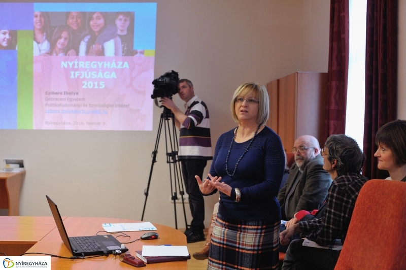 Kötetbemutató Nyíregyháza ifjúságáról