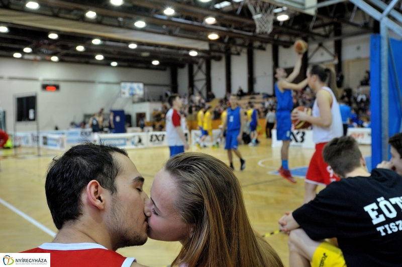B33 regionális döntő Nyíregyházán