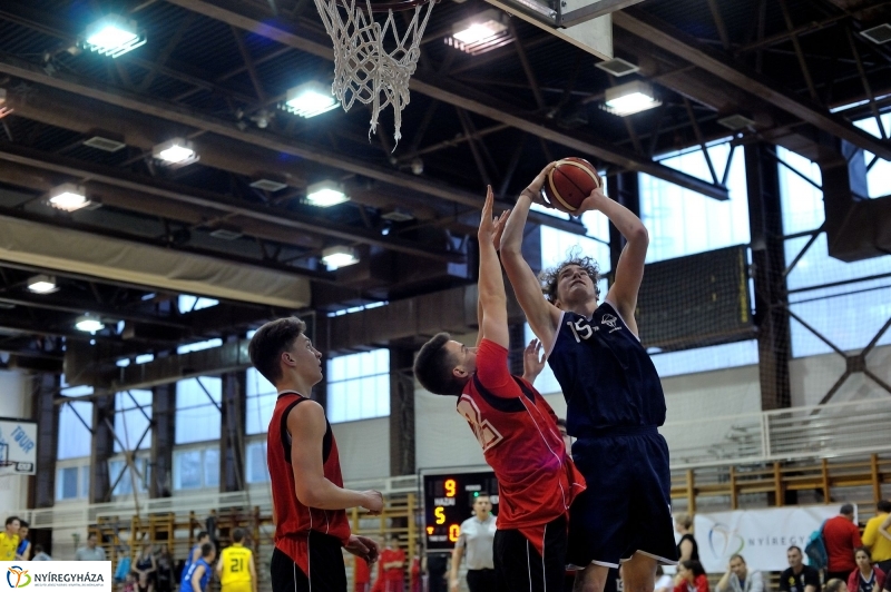 B33 regionális döntő Nyíregyházán