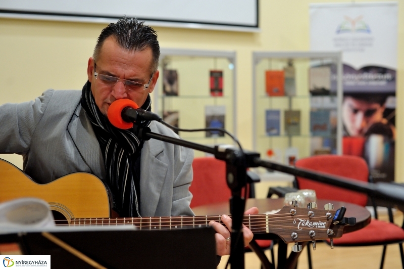 Vörös Postakocsi lapszámbemutató