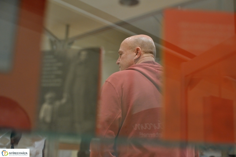 Vörös Postakocsi lapszámbemutató