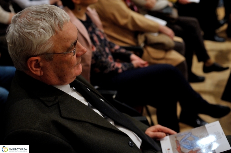 Vörös Postakocsi lapszámbemutató