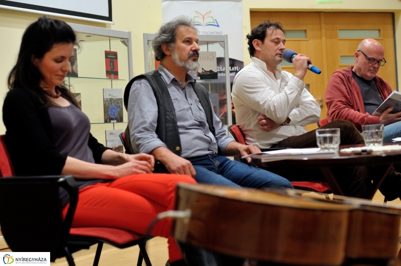 Vörös Postakocsi lapszámbemutató