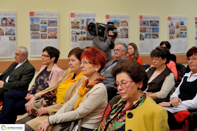 Vörös Postakocsi lapszámbemutató