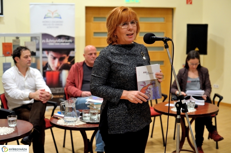 Vörös Postakocsi lapszámbemutató