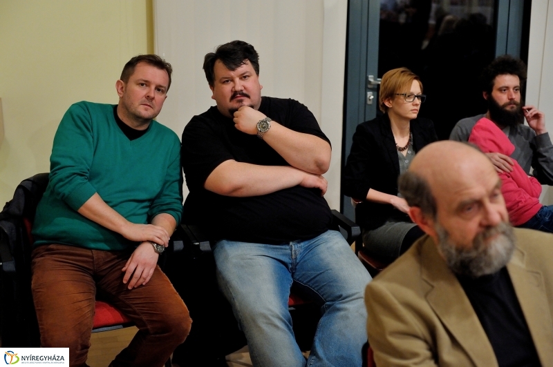 Vörös Postakocsi lapszámbemutató