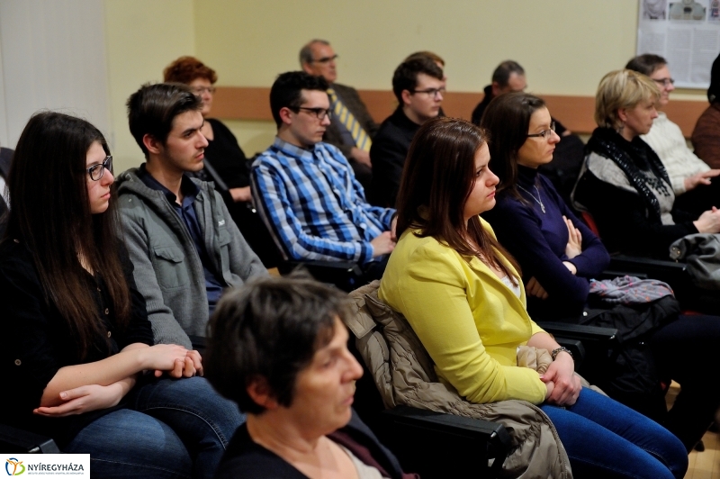 Vörös Postakocsi lapszámbemutató