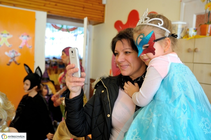 Farsangolás az Eszterlánc óvodában