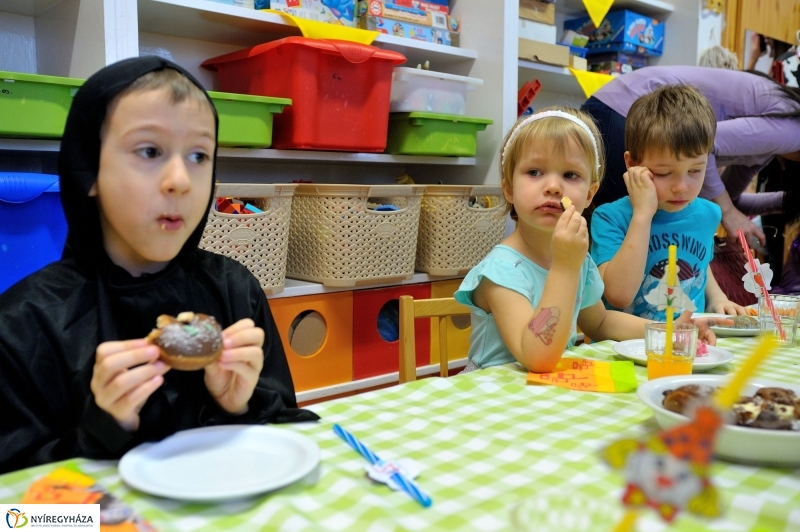Farsangolás az Eszterlánc óvodában