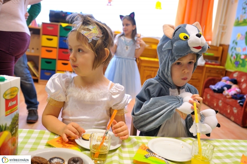Farsangolás az Eszterlánc óvodában
