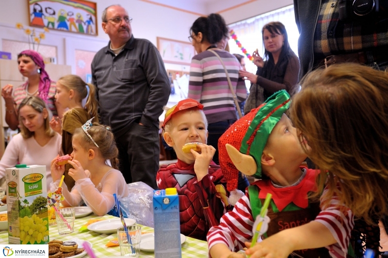 Farsangolás az Eszterlánc óvodában
