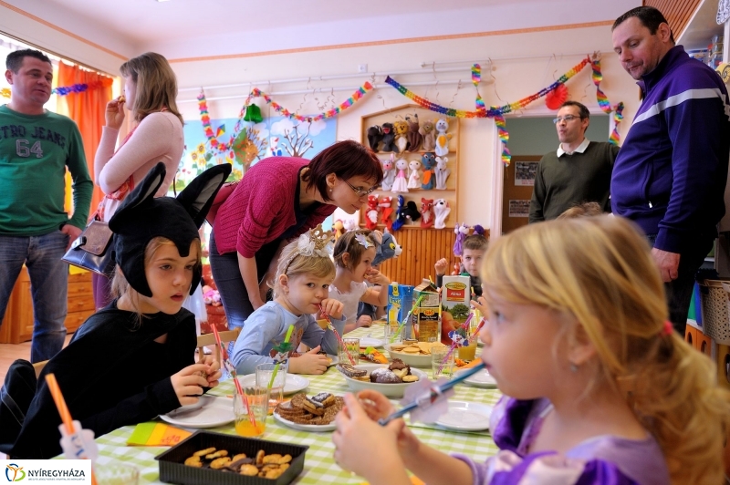 Farsangolás az Eszterlánc óvodában