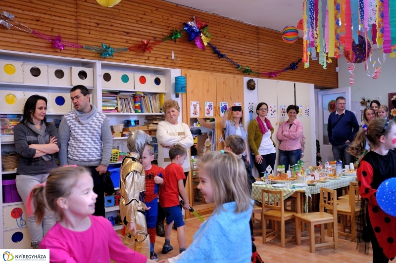 Farsangolás az Eszterlánc óvodában