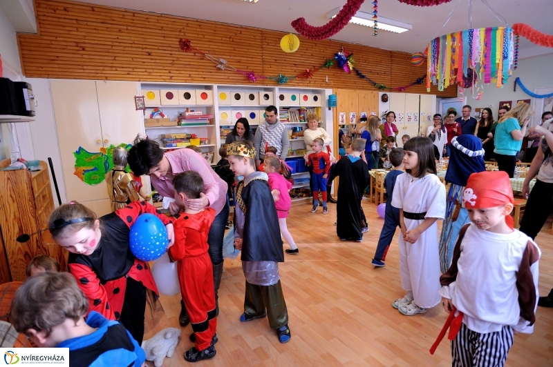 Farsangolás az Eszterlánc óvodában