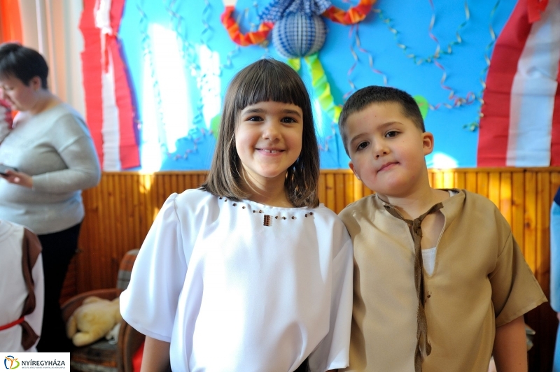 Farsangolás az Eszterlánc óvodában