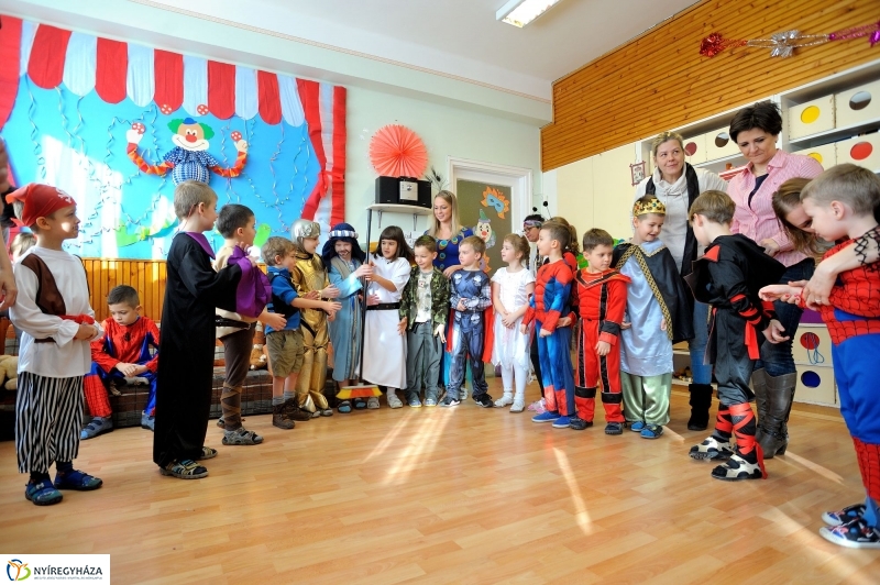 Farsangolás az Eszterlánc óvodában