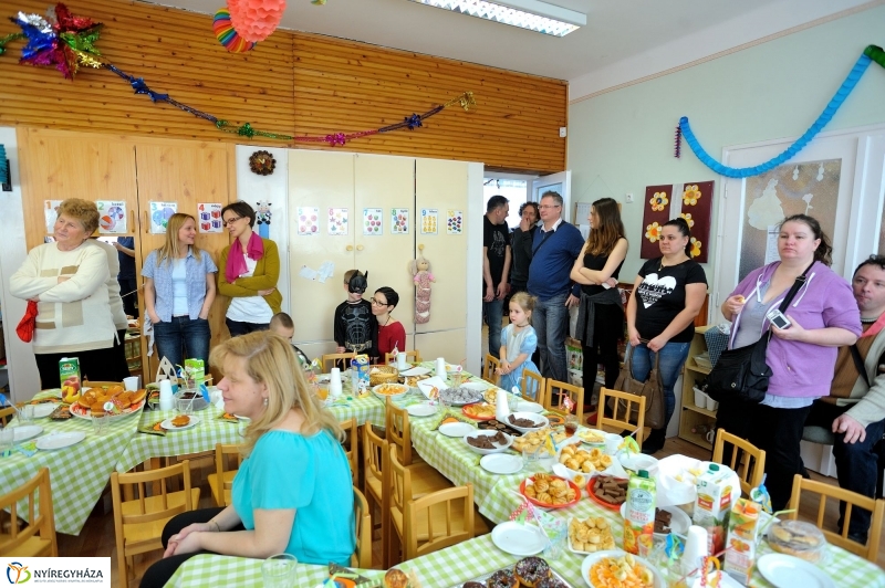 Farsangolás az Eszterlánc óvodában