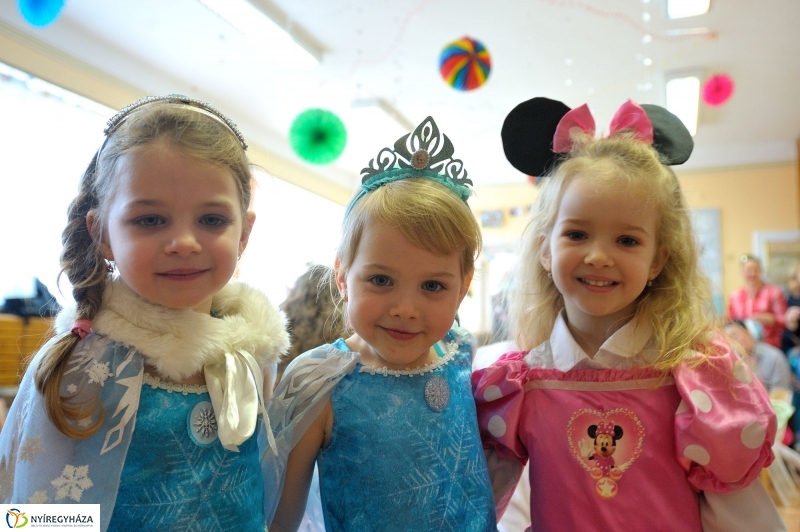 Farsangolás az Eszterlánc óvodában