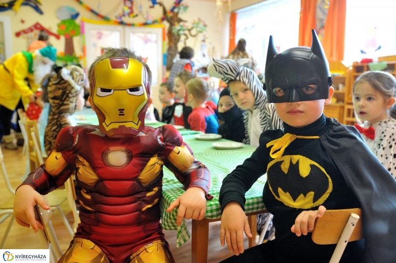 Farsangolás az Eszterlánc óvodában