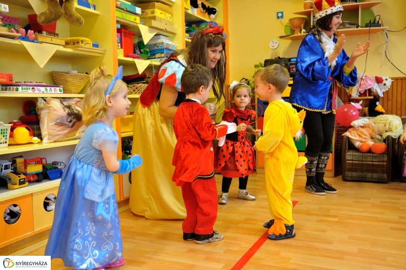 Farsangolás az Eszterlánc óvodában
